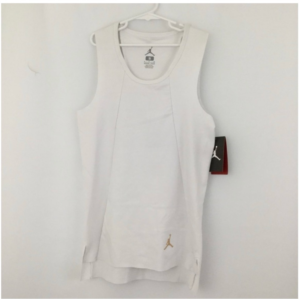 Kid’s NWT Nike Jumpman White Tank Top with Scoop Neckline Size S
